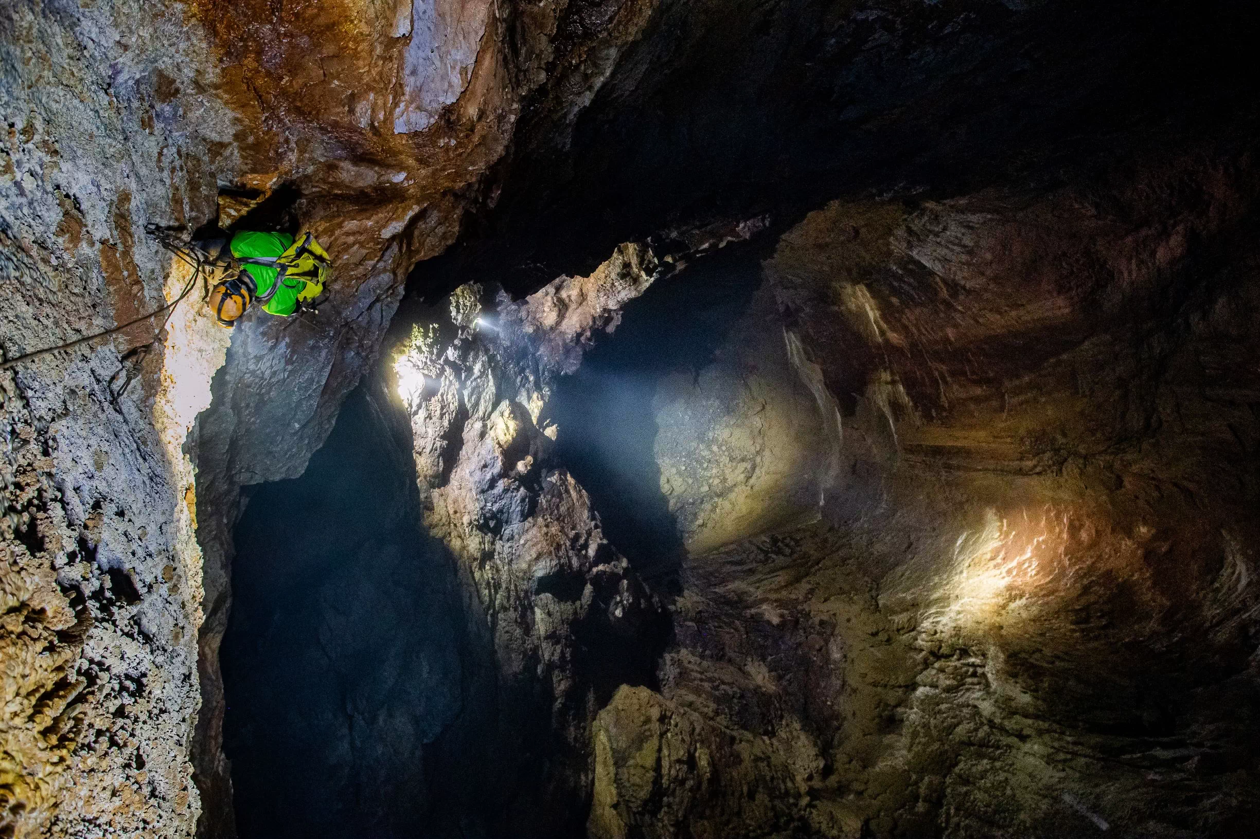 Rob Middleton On Mother Of All Voids Pitch In Hurricane Hole (© Tom Smith)