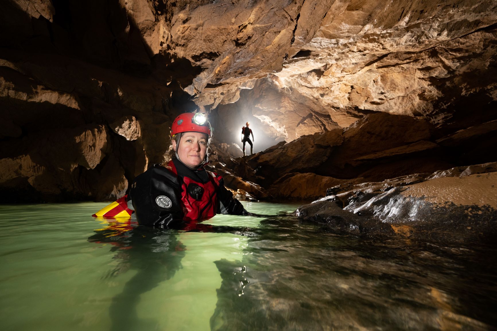 Christine And Mitchell Between Sumps 1 And 2, Izvor Licanke. (© Mark Burkey)